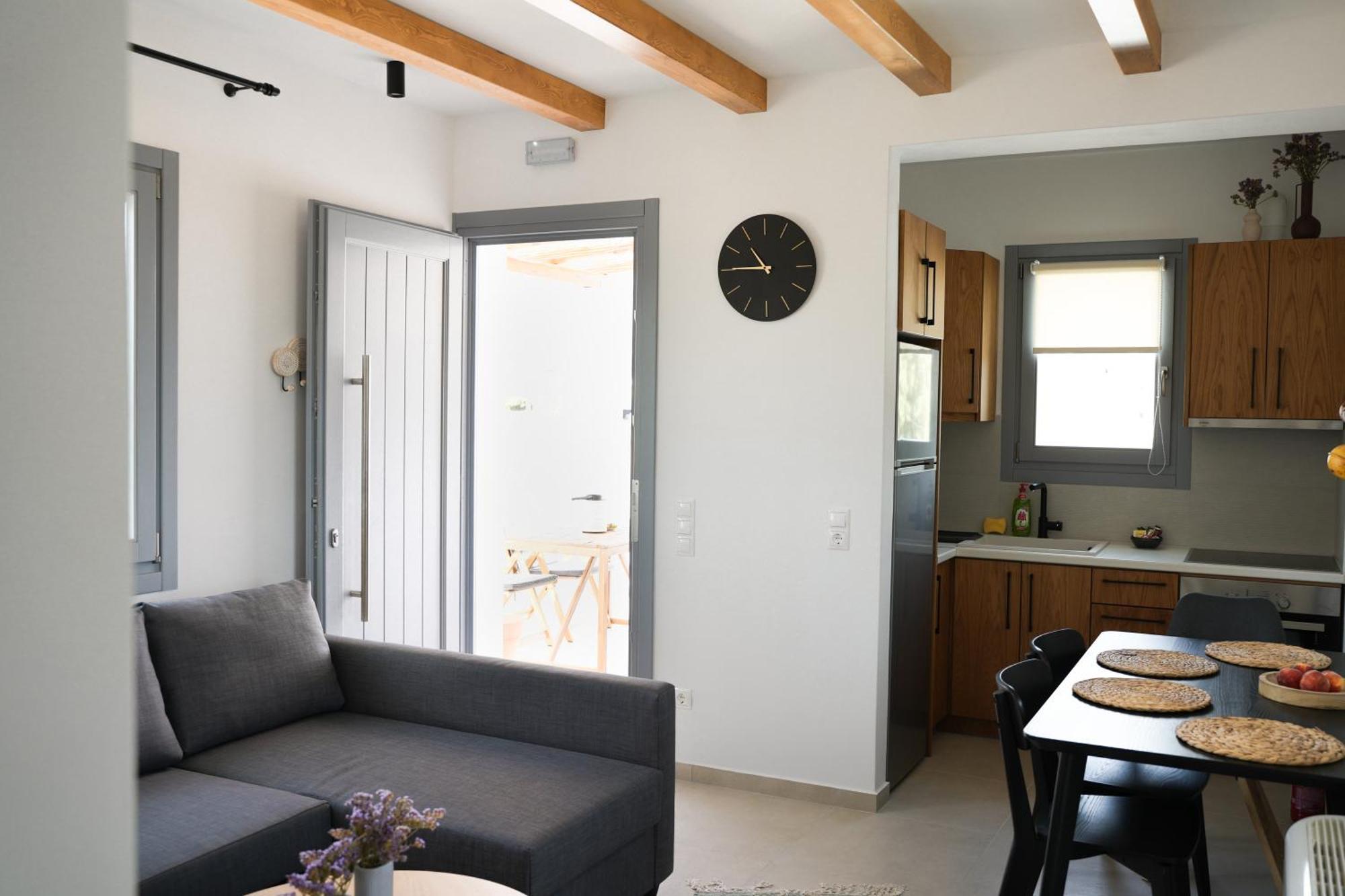 Pyrra Apartment Skyros