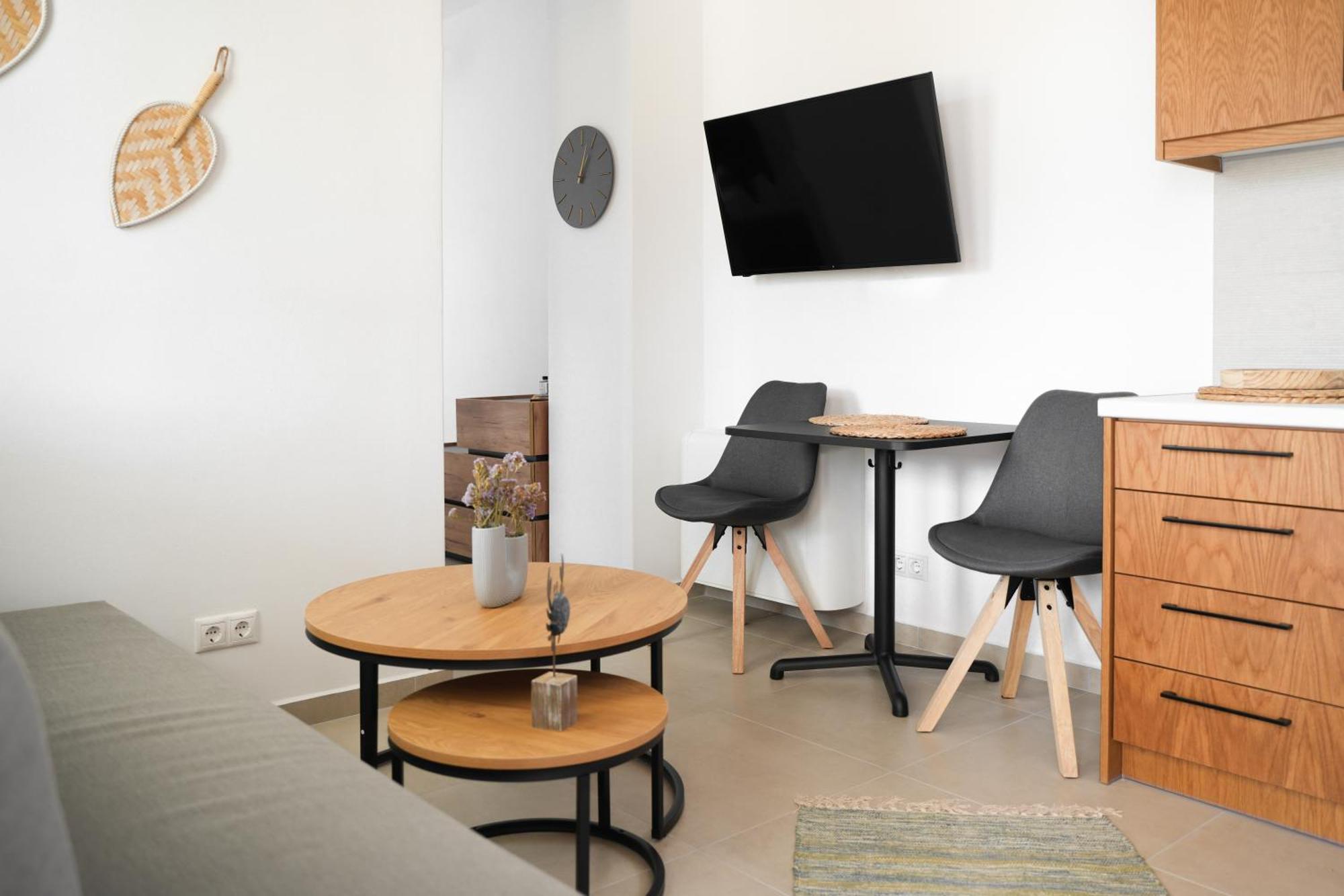 Pyrra Apartment *