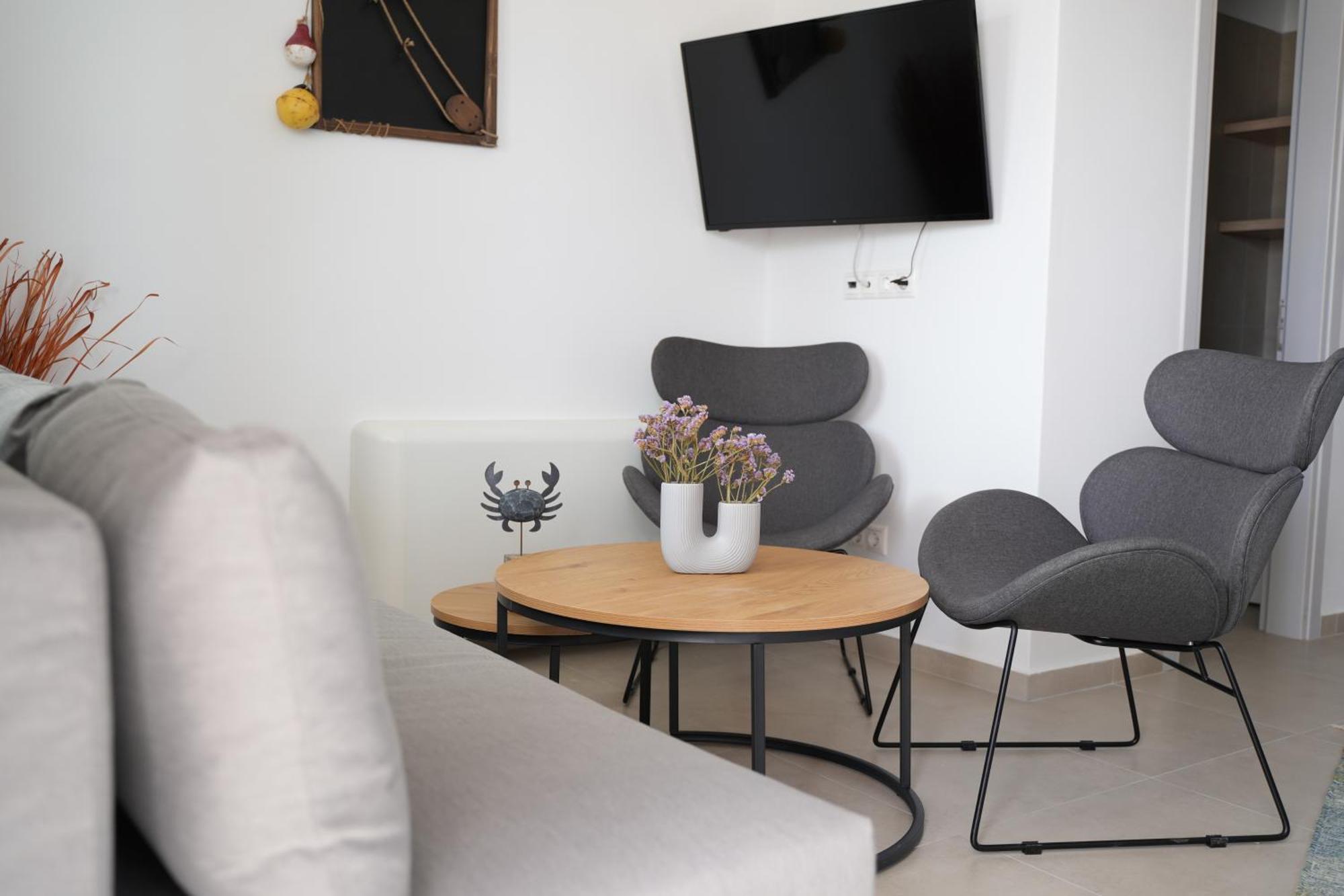 Pyrra Apartment
